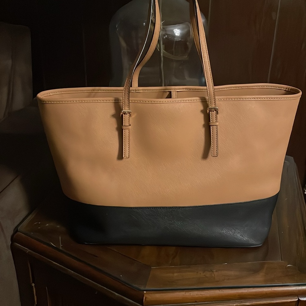 Michael Kors Jet Set Tan and Black Block Tote Bag - Picture 3 of 13